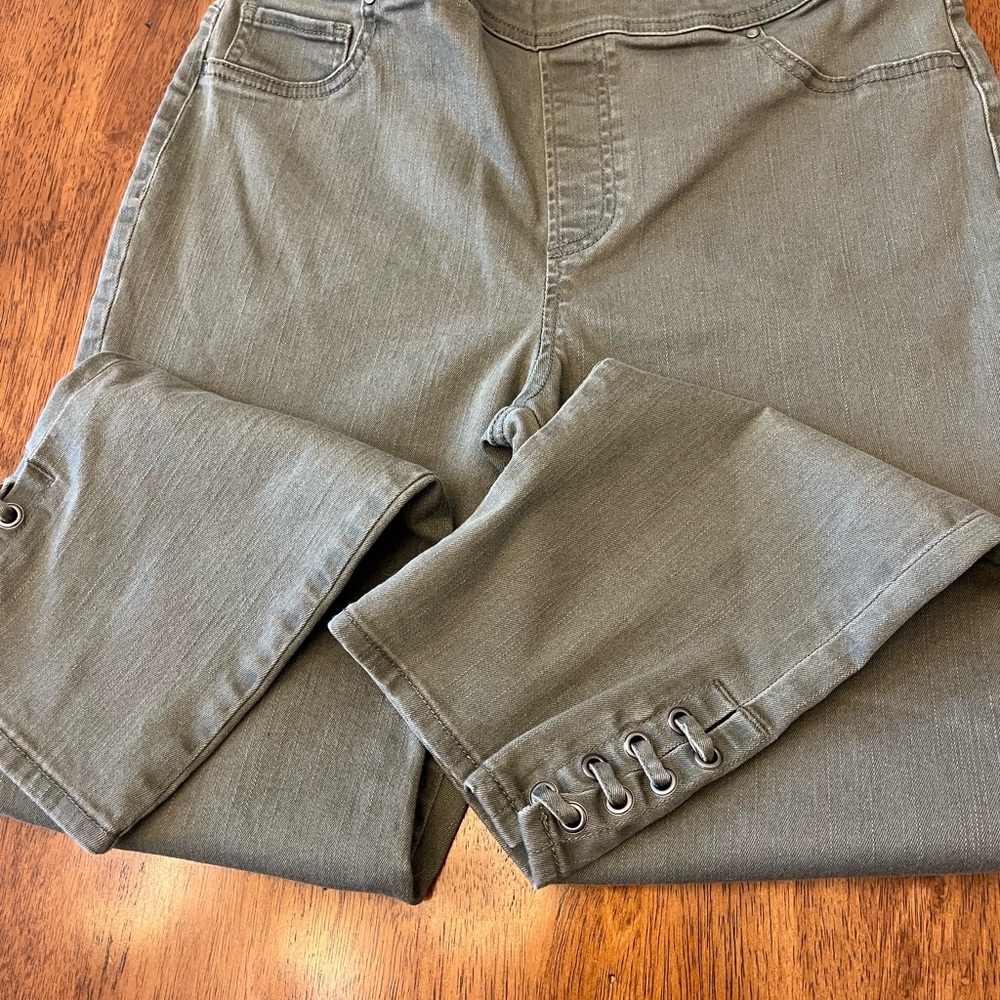 Chicos Stylish Olive Green Pants with Lace-Up Detail